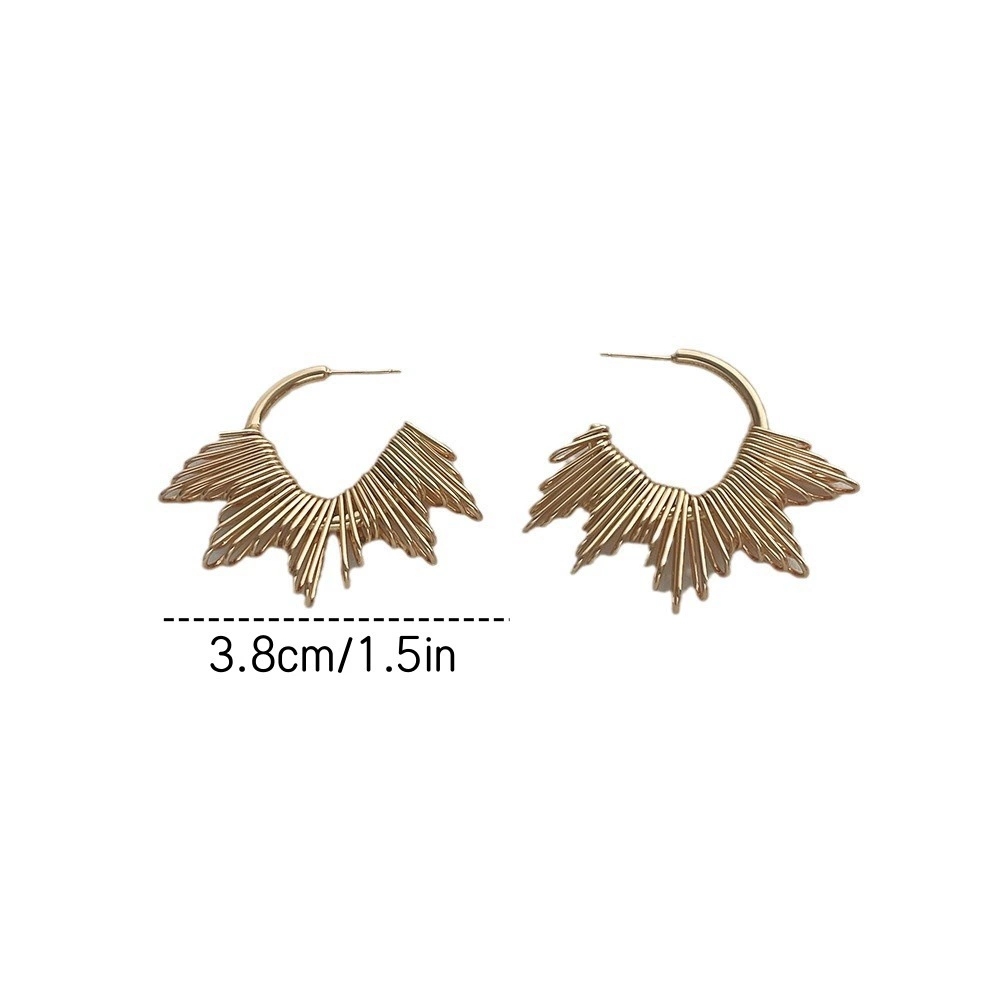Trendy Hollow Design Geometrical Studs in a Gentle French Aesthetic