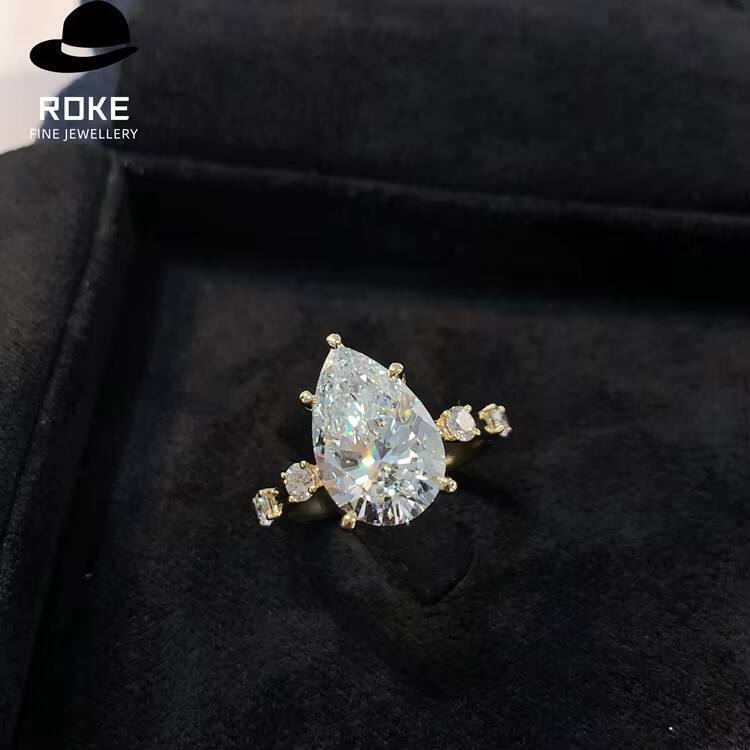 9K-18K Gold Elegant Ladies 403ct Diamond Ring Lab-grown Pear-shaped Diamond Centre Stone Claw-set Design
