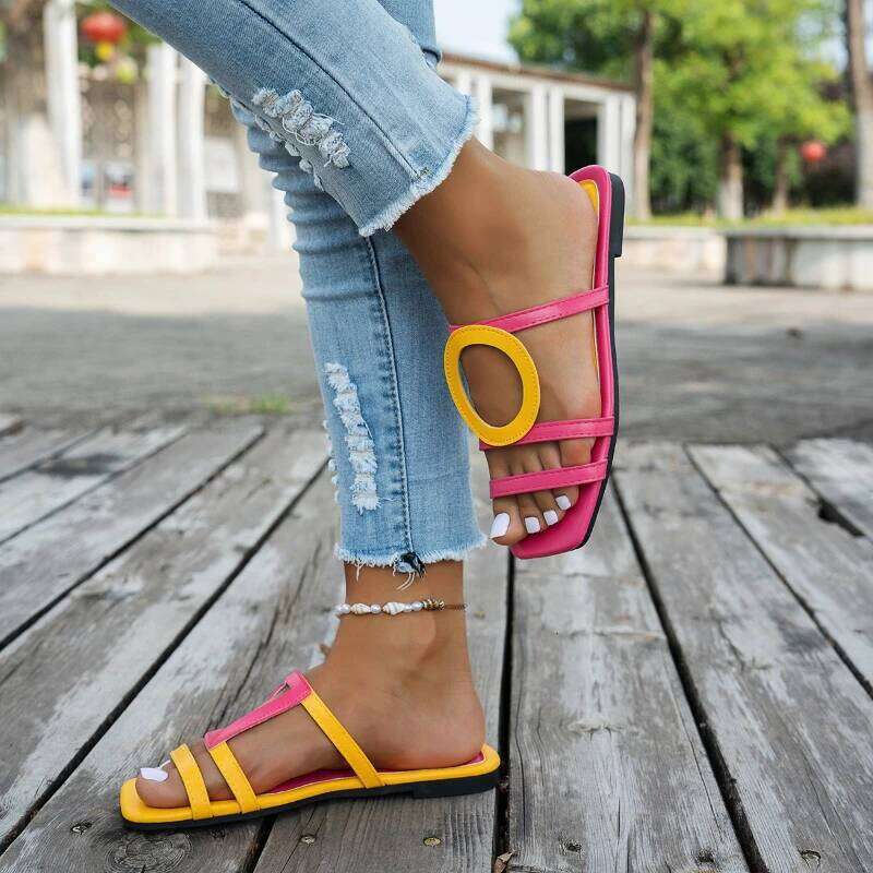 2026 Women's Summer New Fashionable Casual Slippers with Hollow out Color blocked Design Hot Selling Sandals