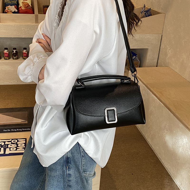 High quality textured bag, new niche minimalist commuting shoulder bag, fashionable multifunctional handbag, crossbody bag, designer bag