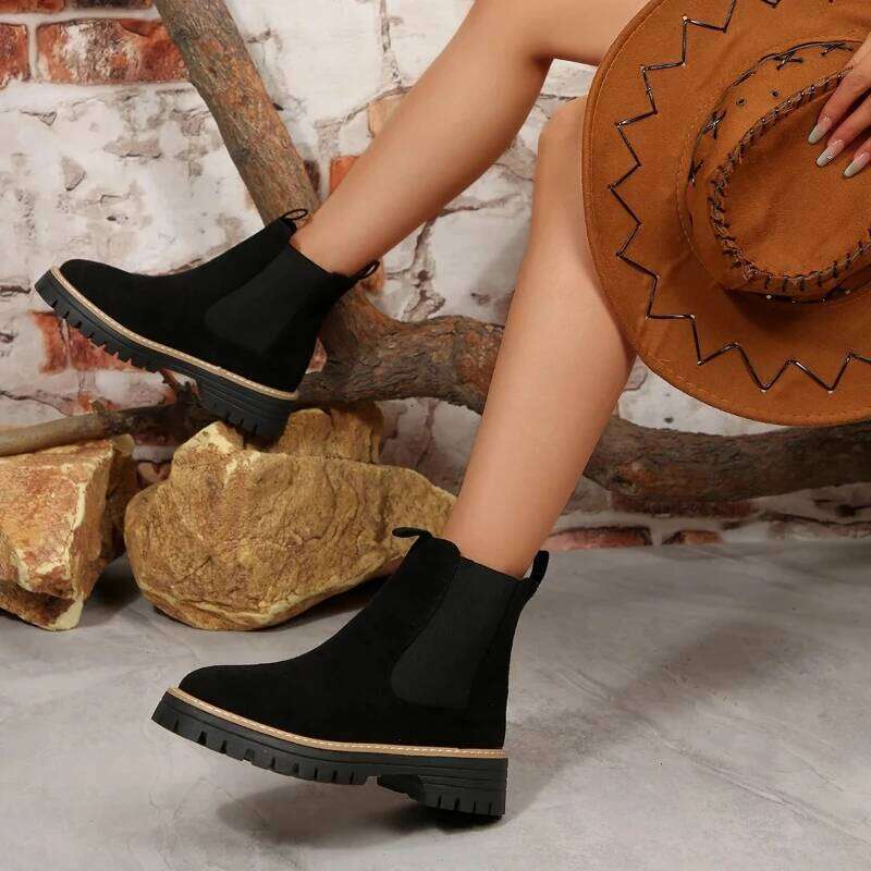 2025 Winter New Thick soled Chelsea Casual Comfortable Short leg Women's Boots