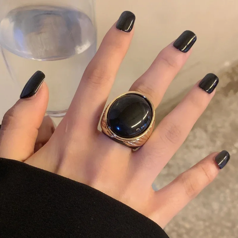 Vintage Geometric Metal Oval Natural Stone Rings For Women European American Personality Party Jewelry Finger Accessory 260302