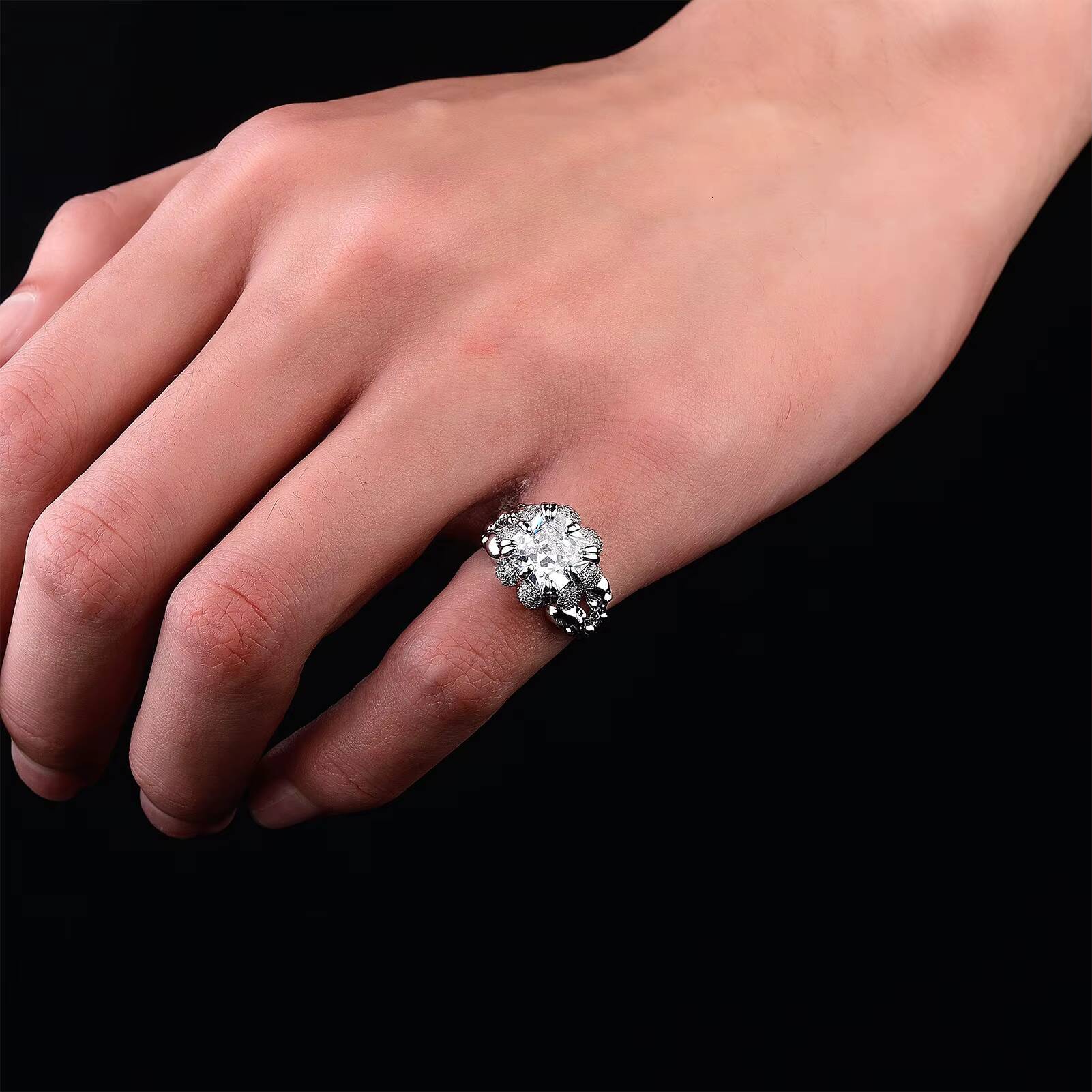 Wholesale High Quality Iced Zircon Brass Gold Plated Lab Created Daily Dragon Claw Shiny Open Hip Hop Diamond Skull Finger Ring
