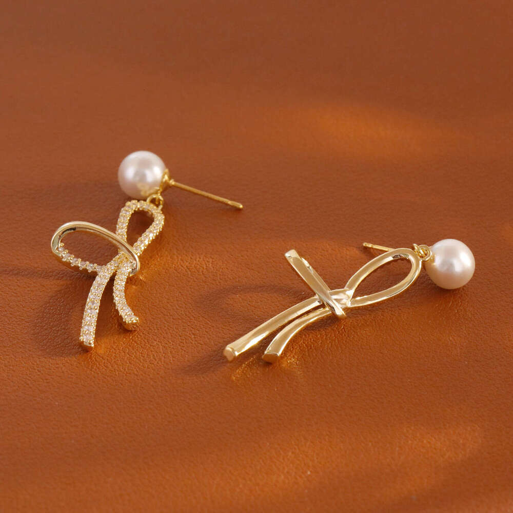 Ultra-shiny Diamond-encrusted Butterfly With Natural Pearl Studs For Women 2025 New Trendy High-end Earrings