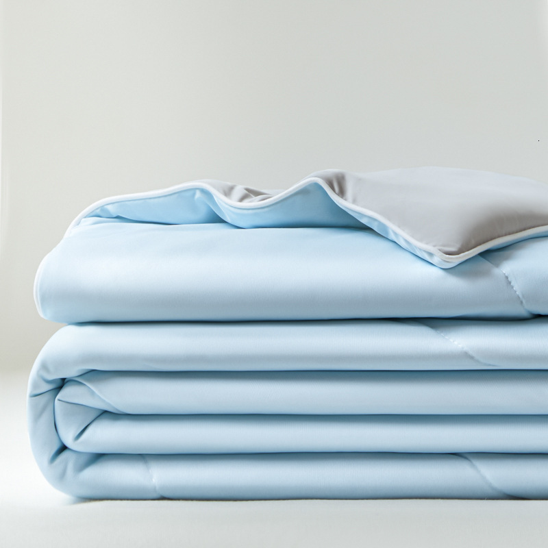 Class A maternal infant grade ice silk suitable for single and double beds, machine washable, air conditioning quilt, summer student dormitory quilt