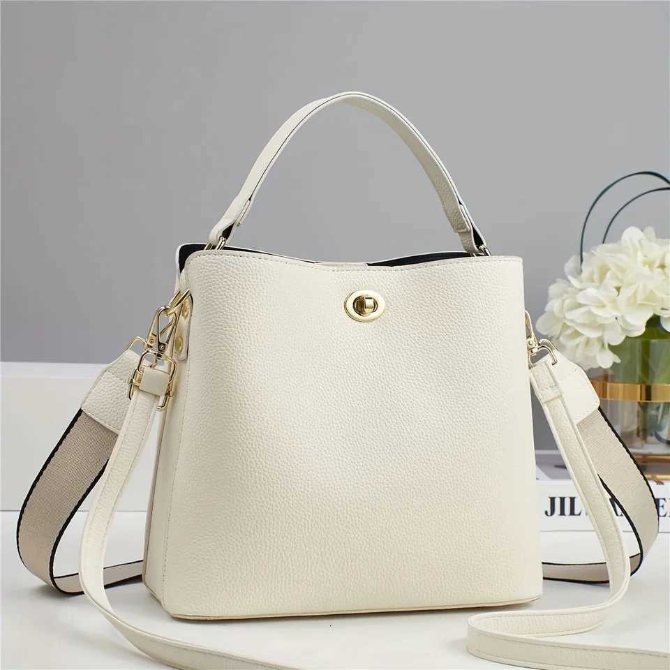 New Womens Handbag Bucket Bag Female Bag Lightweight Crossbody Single Shoulder Bag Twist Lock Small Bucket Bag H260306