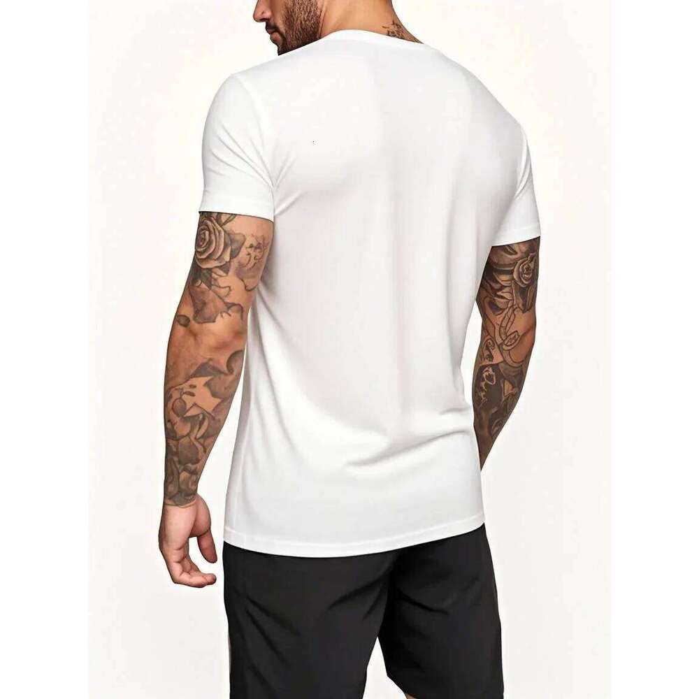 Men's Short-sleeved, Sporty Loose Are Suitable for Men Who Wear Large-sized Quick-drying and Breathable T-shirts 26H0306