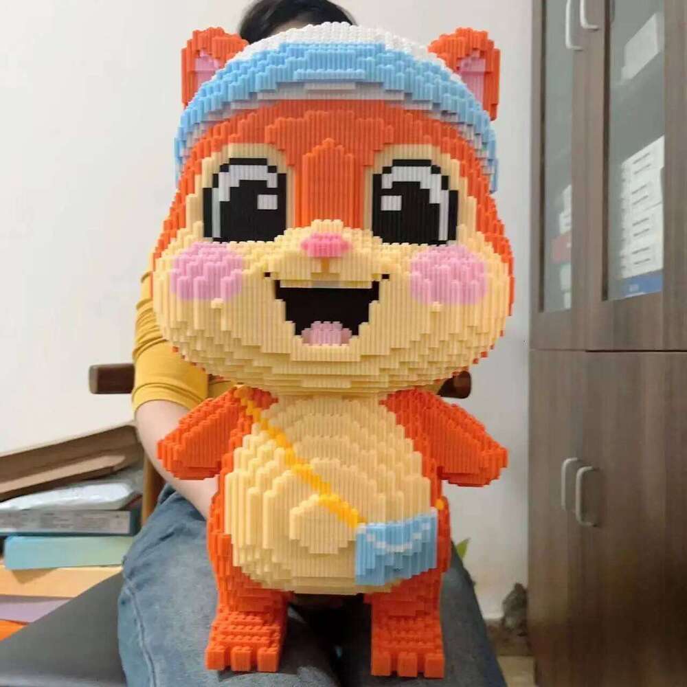 8136 Pieces Squirrel Animal Building Block Model Room Decoration Birthday/Halloween/Valentine's Day/Christmas/Christmas Holiday Z260305