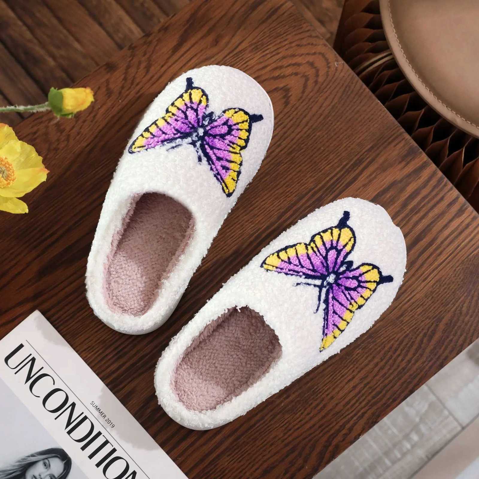 Cartoon Dog Claw Butterfly Printed Home Slippers Women Winter Warm Soft Bottom Non-Slip Plush Slippers Indoor Flat Cotton Shoes S260305