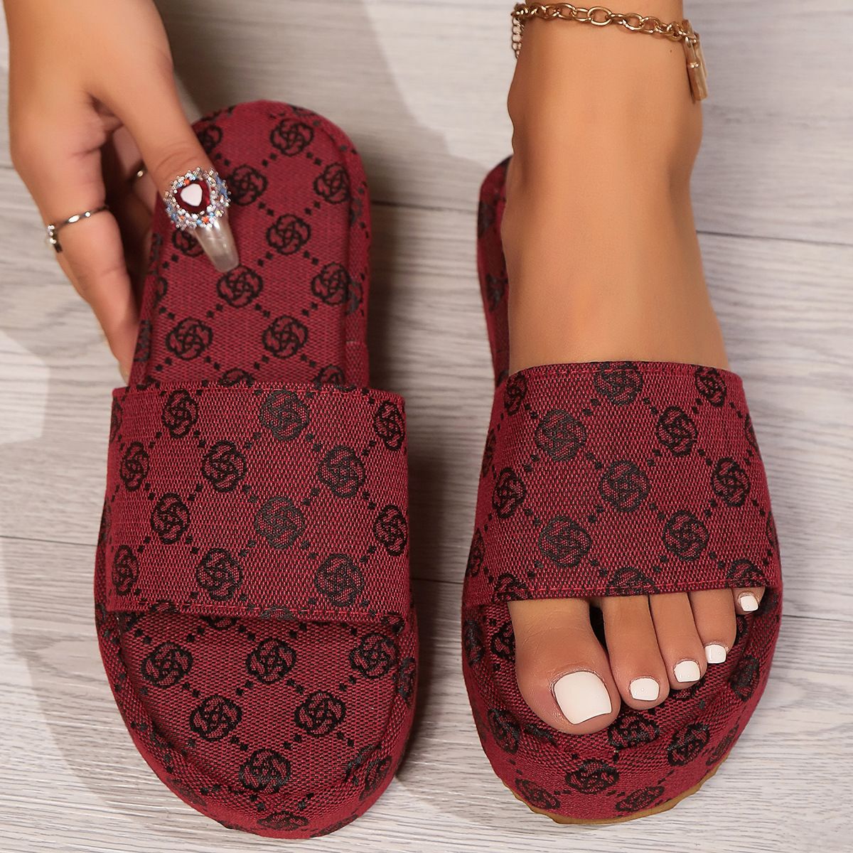 free shipping new Slippers designer sandals for women black Platform printing ladies sliders shoes Slipper woman outdoor Thick soled slippers plus siz