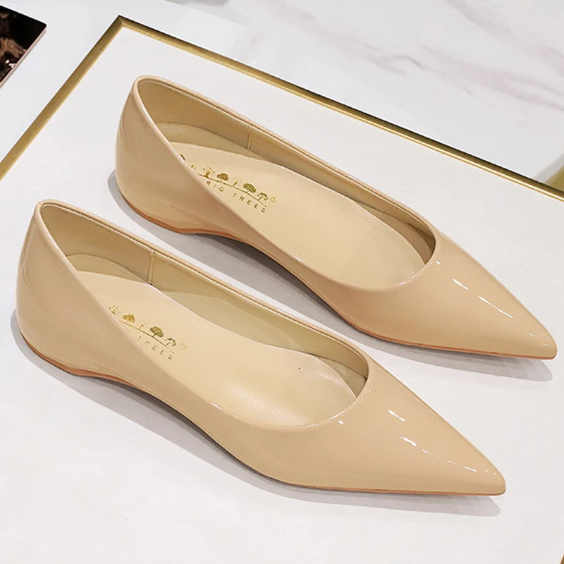 patent leather Women Flats Lady Sexy Evening Party Slip On Flat Shoes Women Sharp pointed low heel shoes leisure Female Shoes 260306