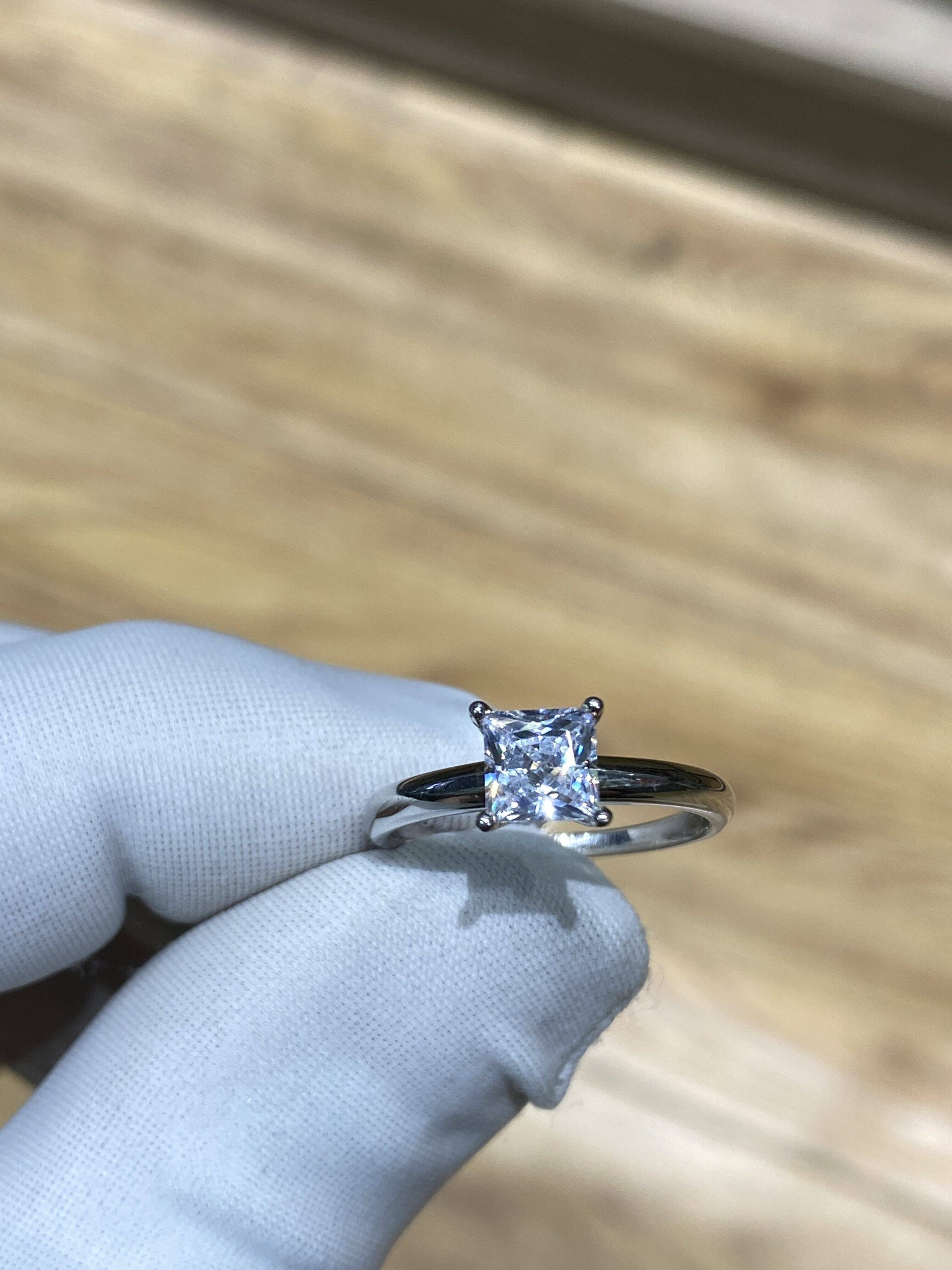 18K Gold Princess Square Lab Grown Diamond Ring Four-claw Setting High-end Elegant Fashion Luxury