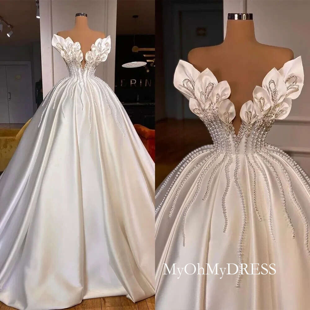 Gorgeous A-Line Women Wedding Strapless Sleeveless Bridal Gowns Pearls Sweep Train Dress Custom Made Vestidos De Novia D0306