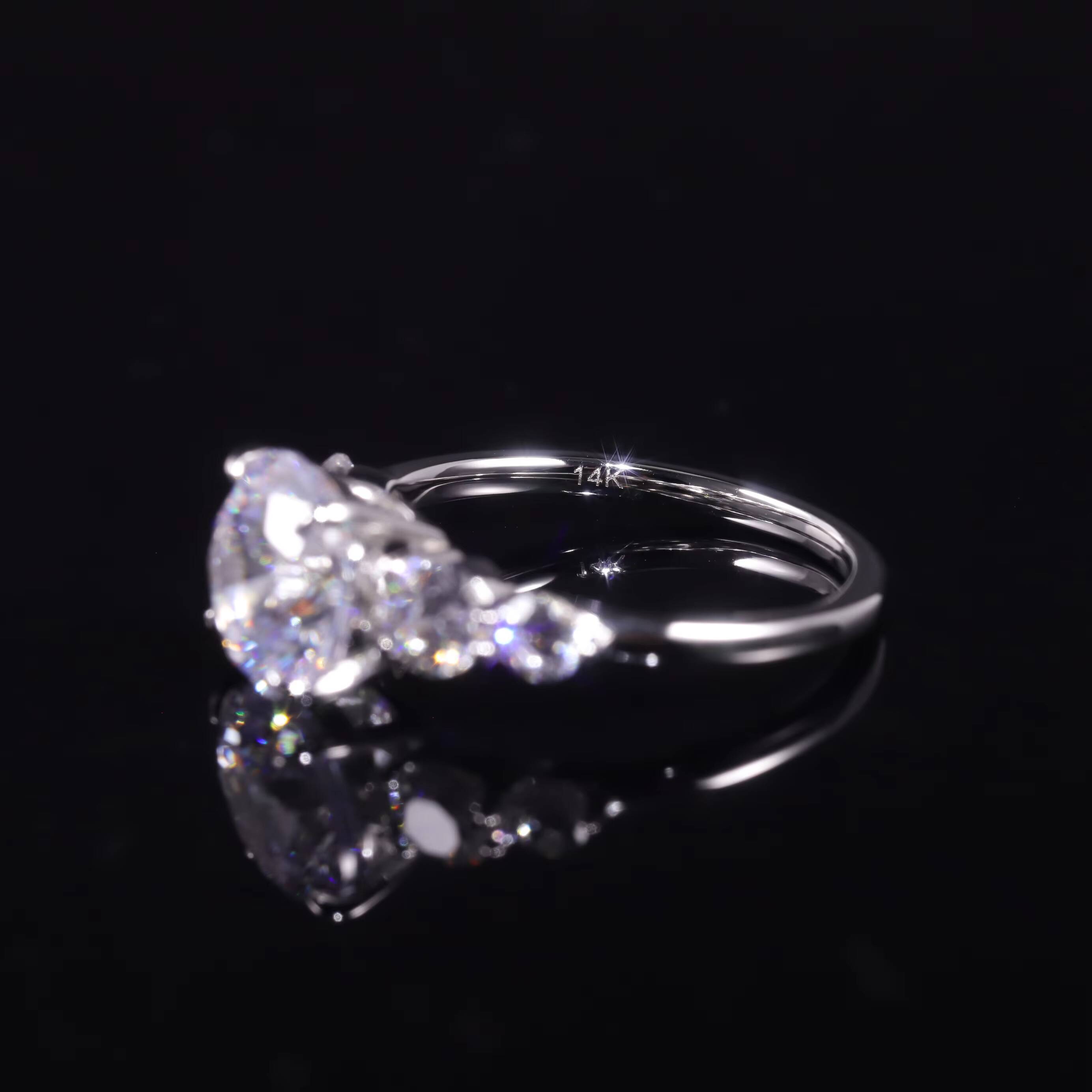 Abiding Five Stone Prong Setting 85mm 25CT VVS D Moissanite Diamond Round Brilliant Cut Big Stone Dinner Party Female Ring