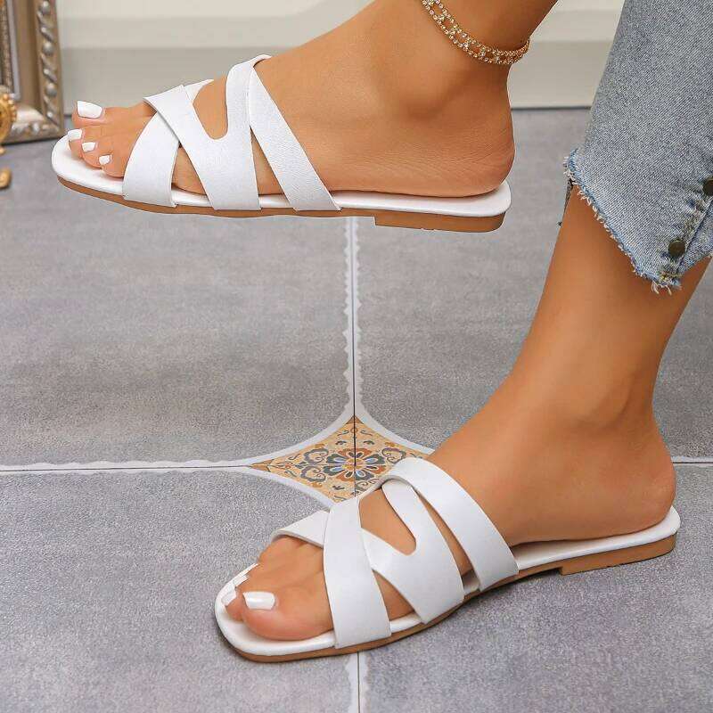 2025 Summer New Cross Lace Design Soft Bottom Anti slip Wear resistant Flat Shoes Fashion Sandals