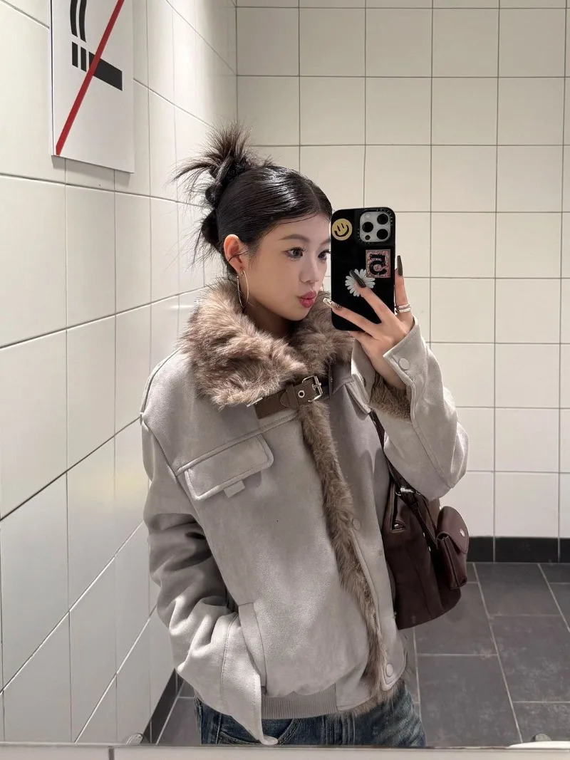American Leisure Motorcycle Suit Slim Plus Velvet Short Coat Female Fur Collar Splicing Stand Loose Trend Jacket 260228