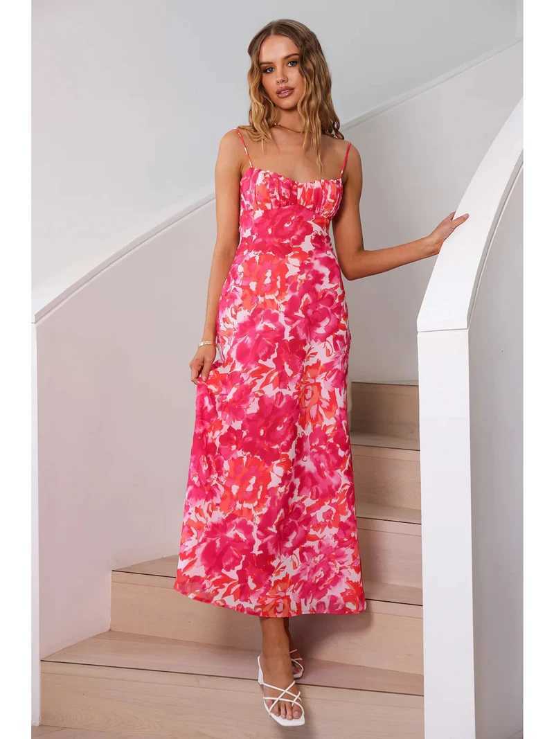 2025 Summer Fashion New Bohemian Vacation Style Elegant and Sexy Beach Vacation French Low Cut Strap Long Open Back Skirt X260306
