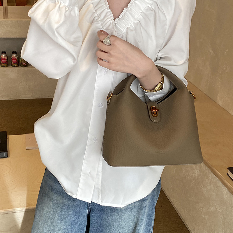 High end retro women's small bag, new fashion multifunctional crossbody bag, exquisite and super popular handbag, bucket bag, designer bag