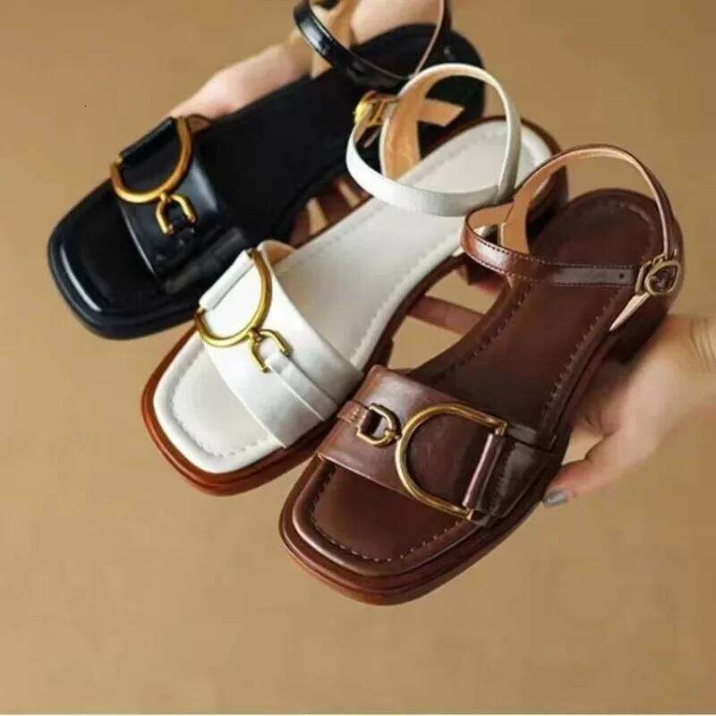 2025 Summer New Flat Bottom Roman Buckle Sandals with Non Slip Rubber Soles Fashion Women's Shoes