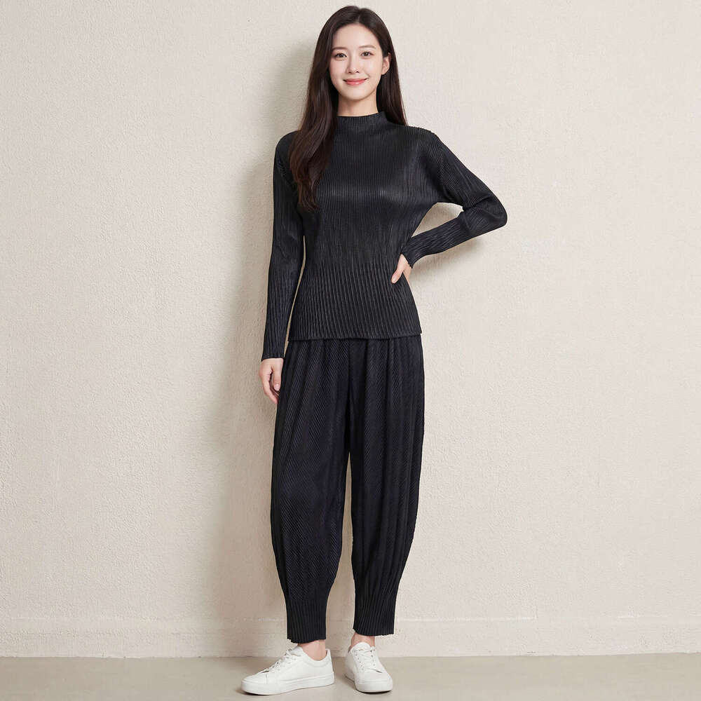 Designer Miyake-style pleated jogger for women, new spring and autumn collection, half-high collar long-sleeve top, versatile harem pants two-piece se