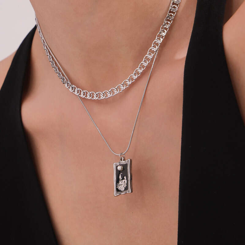 Women's Vintage Necklace: Stainless Steel Pendant Necklace, Double-layered Collarbone Chain 18k Gold Plated Fashionable Unique Versatile Unisex D - view 6