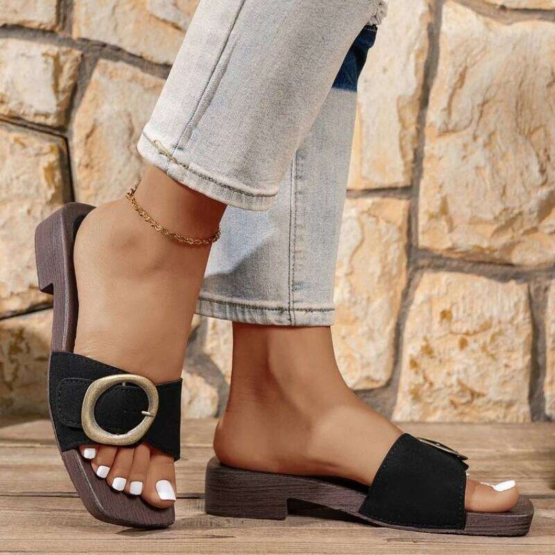 Ladies 2026 Summer New Fashion Elegant Open Toe Round Head Metal Decorative Slippers Beach Casual Women Sandals