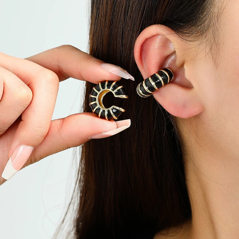 1 Piece Round Clip On Earrings Ear Cuffs Bohemian C Shaped Enamel Gold Color Jewelry Non-Piercing Blue Black White Pink Earrings 260303