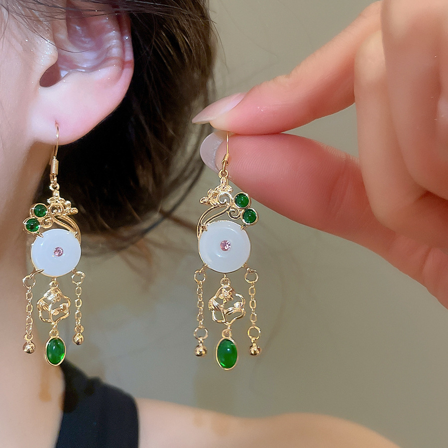 New Chinese-style geometric floral tassel with diamonds, light luxury high-end feel, fashionable and elegant earrings for women