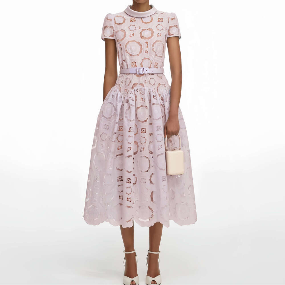 2026 Spring/Autumn New Designer Fashionable Pink Thick Bottom Dress with Hollow h28 Flower Lace Details