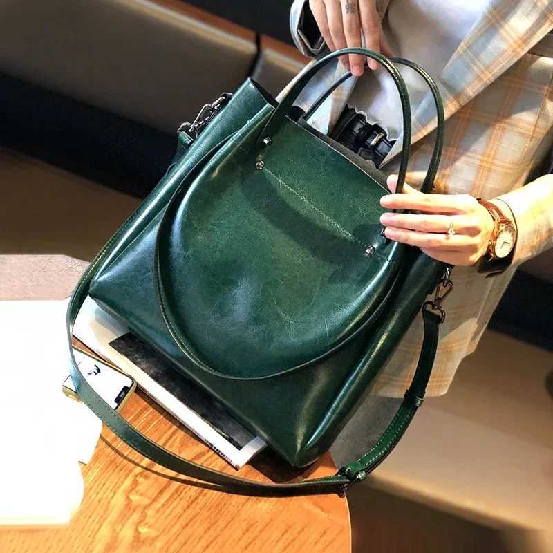 Womens Cow Genuine Leather Handbags Lady Vintage Cowhide shoulder Bag Ladies large capacity multiple Pockets Lady H260306