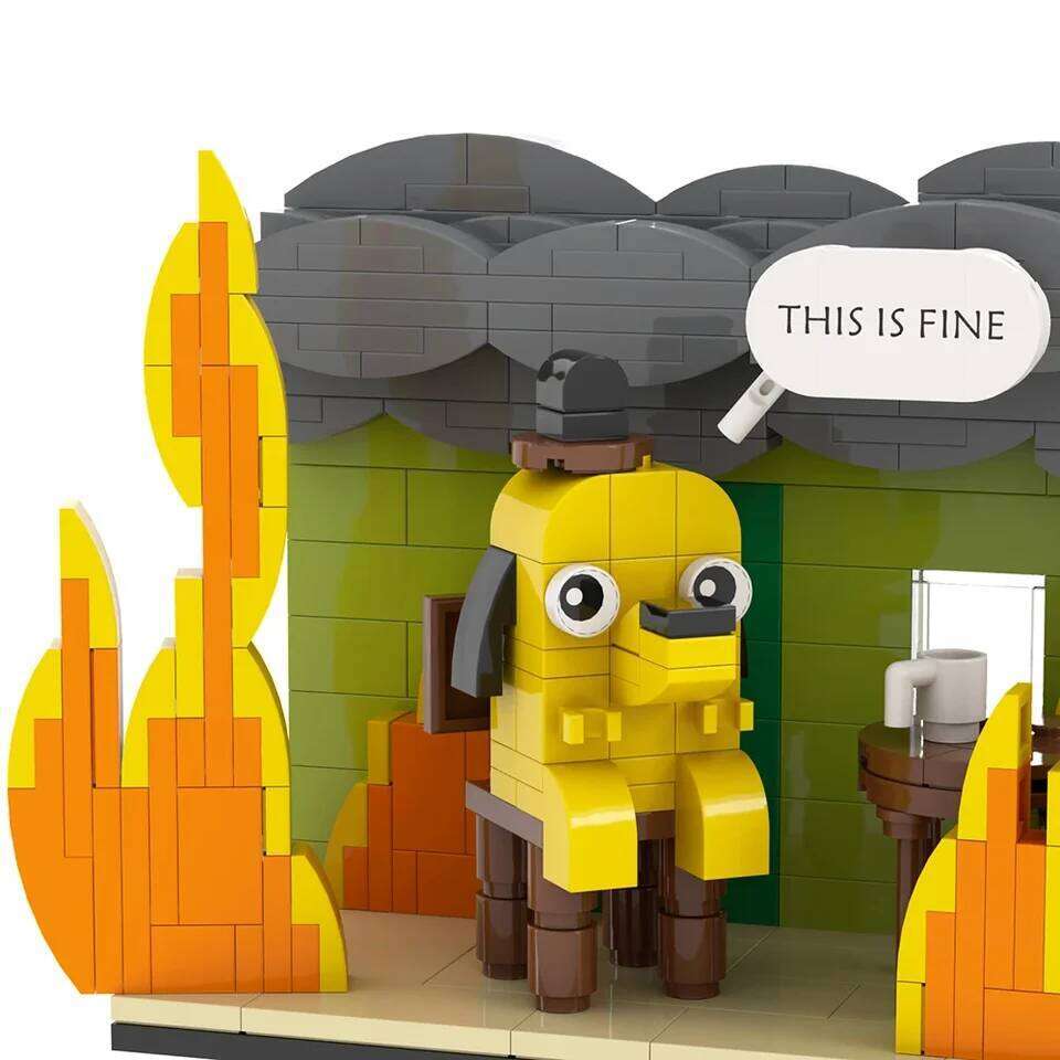 MOC This is Fine Building Block Kit Cartoon Fire Vignette Hound Dog Animal Brick Model Toy For Children Gifts Z260305