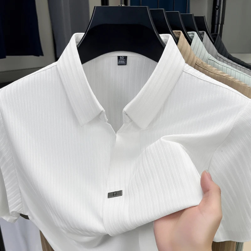 High quality personality texture stripe short sleeve polo shirt summer ice silk breathable buttonless mens solid color T-shirt 260304