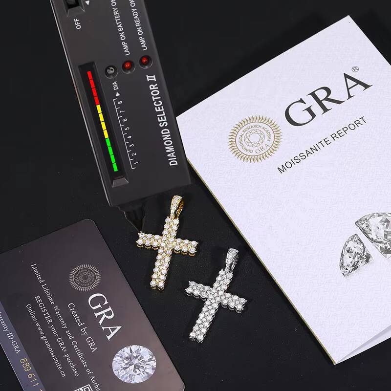 Hot Sale Fashion Hip Hop 925 Sterling Silver Moissanite Cross Pendant for Necklaces