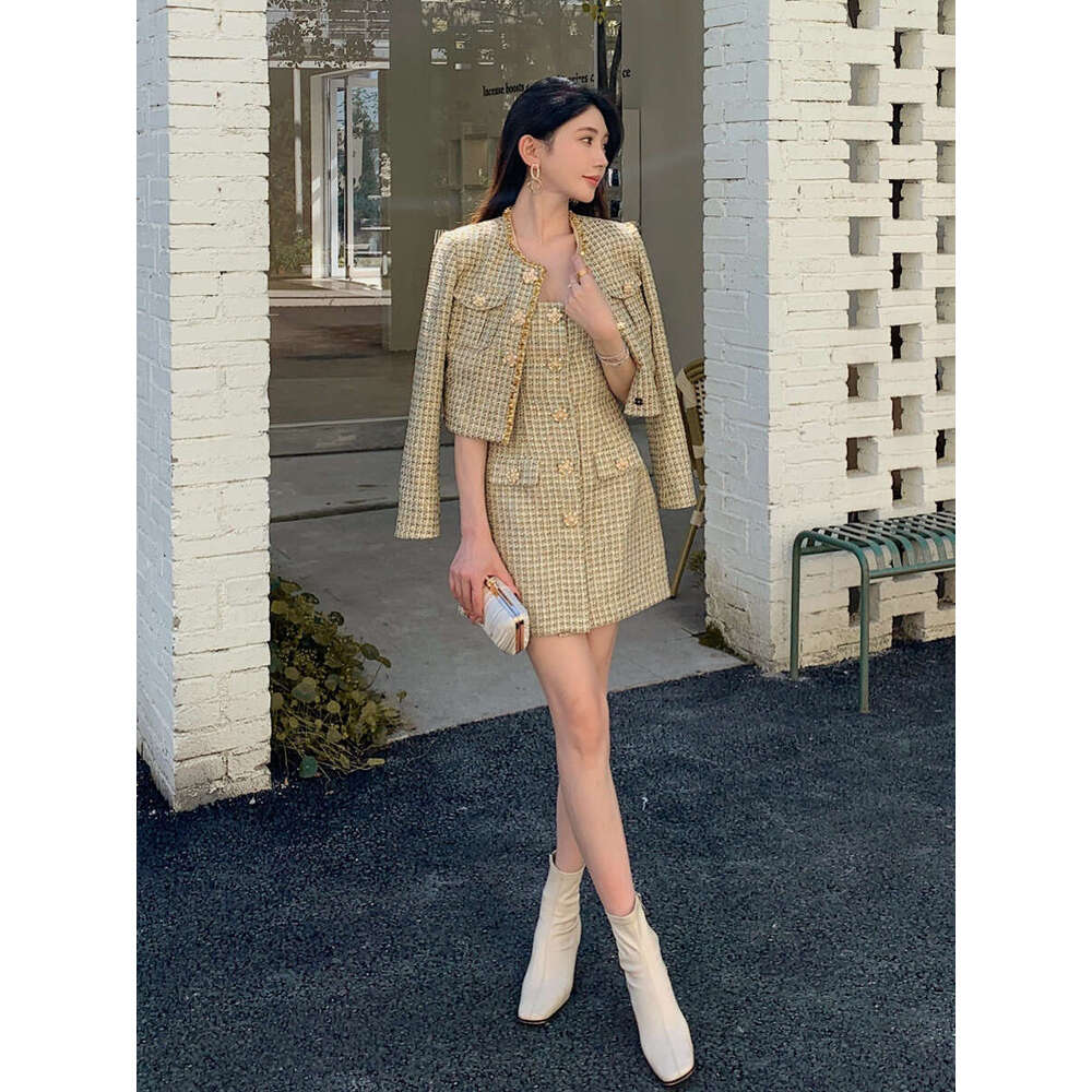 Small fragrance coarse knitted autumn and winter women's two-piece set dress, gold checkered woolen coat and rice skirt