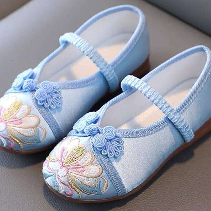 2023New Embroidery Kids for Flat Heel Chinese Style Ballets Flats Spring Autumn Loafers Girls Shoes CSH1434 26H0306