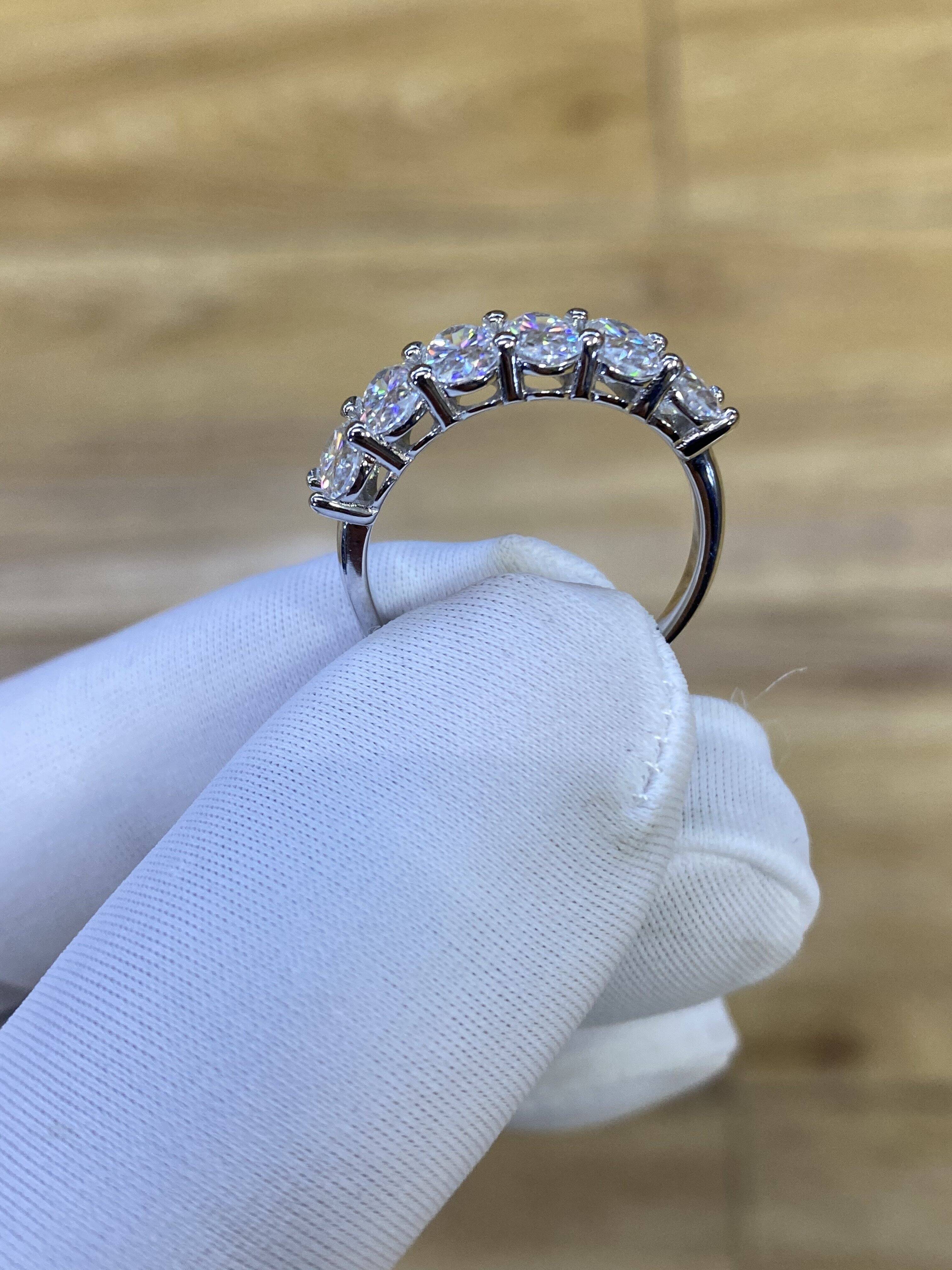 New Oval Seven Princess 18K Gold Row Ring Womens Lab Grown Diamond Tail Ring Fashion Light Luxury Gift for Girlfriend