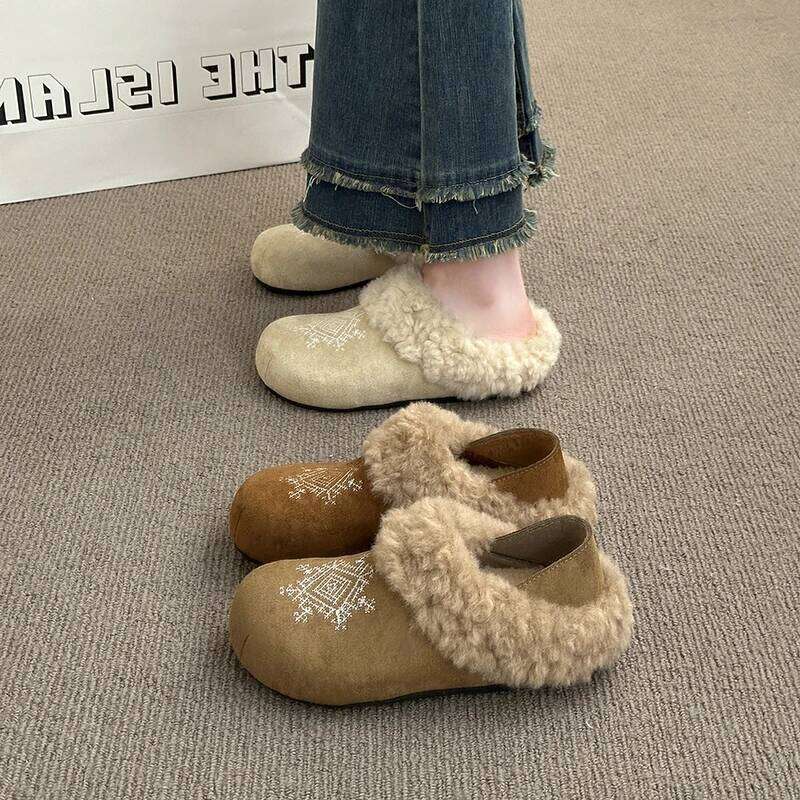 2025 Winter New One Step Flat Fashionable and Comfortable Women's Retro Casual Shoes