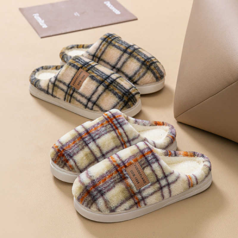 Winter 2025 new model indoor home use thick-soled non-slip warm plush maternity shoes plaid cotton slippers for women in autumn S260305