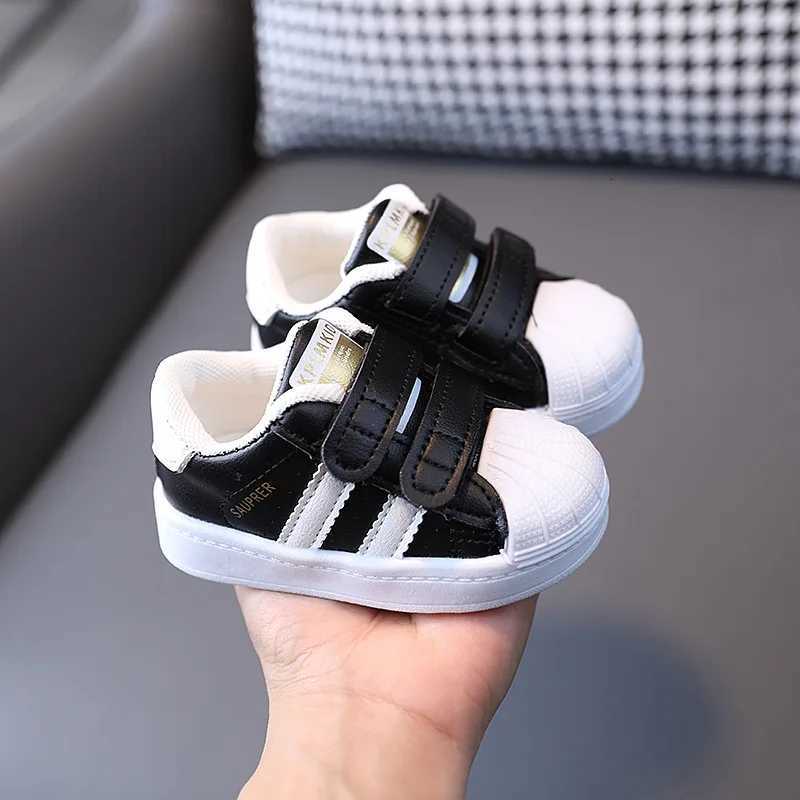 These new kids' classic shell-toe sneakers are breathable, comfortable, and non-slip, perfect for both boys and girls as walking and casual white