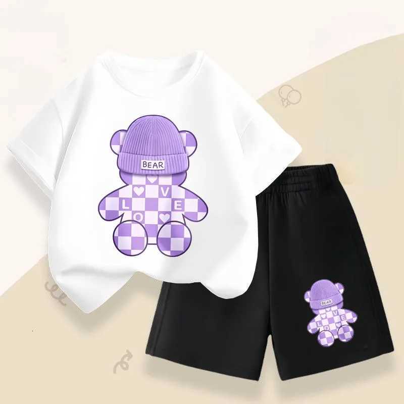 This kids' pink-purple checkered bear short-sleeve set is breathable, comfortable, making it a sweet and cool casual two-piece set for both boys 