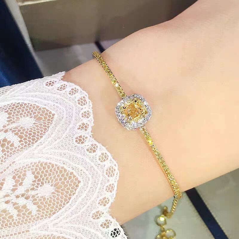 Luxury Sparkling Citrine Bracelet for Women Cute Square Sugar Design Shiny Crystal Light Luxury Fashion Jewelry