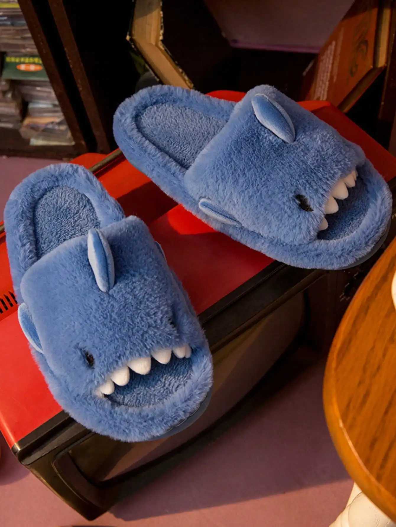 Mens Home Cotton Slippers Are Soft Comfortable and Warm Indoor Fun Cartoon One Word Cotton Slippers S260305
