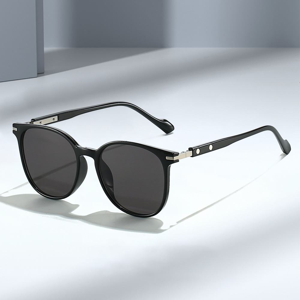 Cool Square Glasses New Style Large Frame European and American Fashion Round with Rivets High-End Sunglasses for Women
