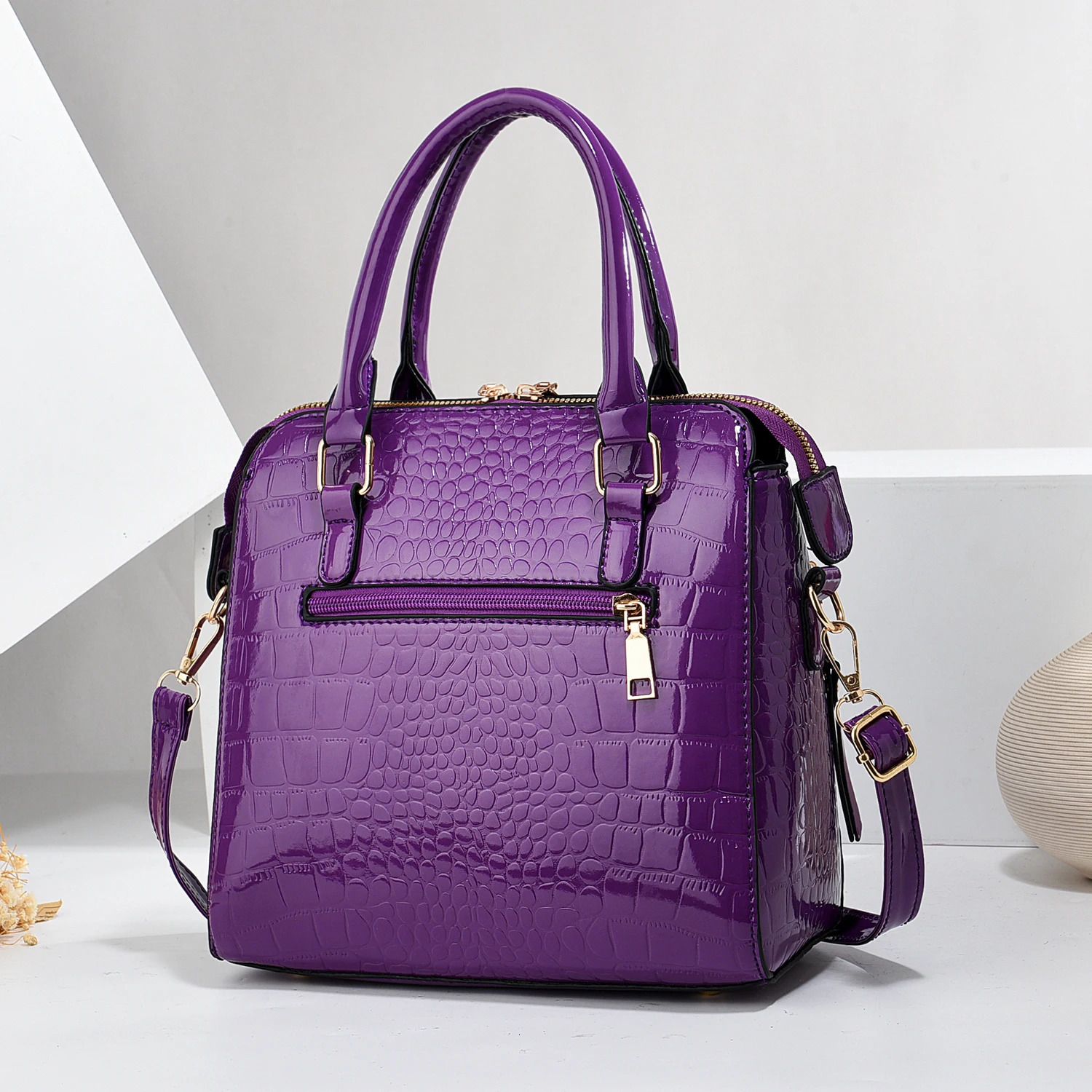 ious Crocodile Embossed Tote Handbag Spacious Elegant and Versatile Crossbody Satchel Purse with Solid Color n Mu 260228