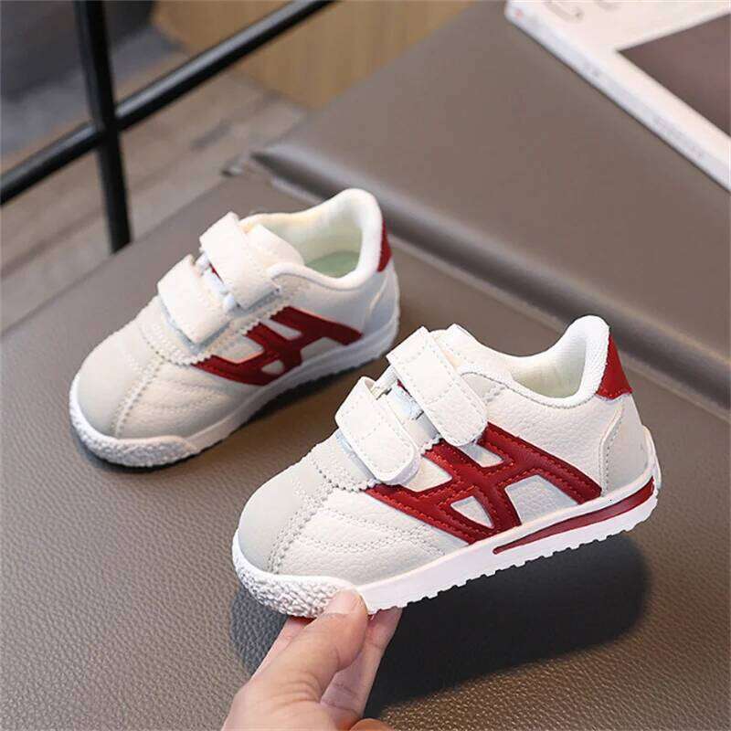 2026 New Spring Children Leather Toddler Kids Sport Shoes Outdoor Tennis Soft Sole Fashion Girls Boys Sneakers EU21-30 26Y0304