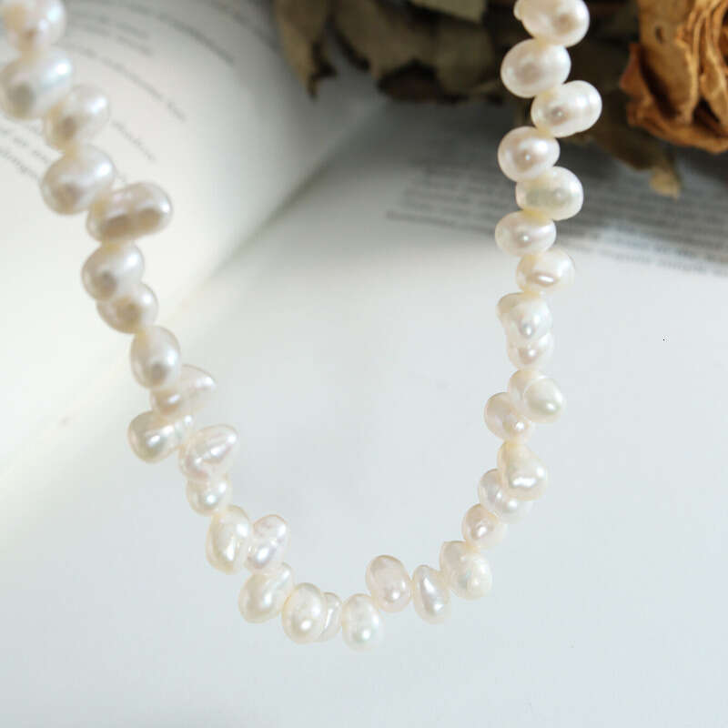 Women's Elegant Necklace: Irregular Freshwater Pearl Necklace For Women Non-fading Fashionable Light Luxury Versatile Collarbone Chain Daily Gift
