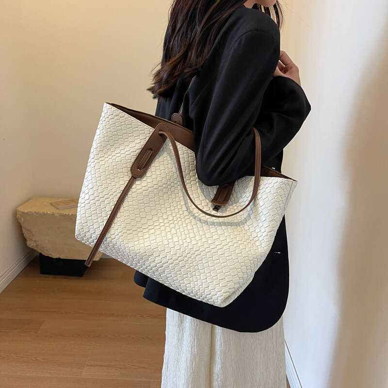 Hot Selling Tote Bag Versatile Retro Luxury Large Capacity Handbag New Ladies Commuter Bags Shoulder Shopping Trav DIDENGLAOREN