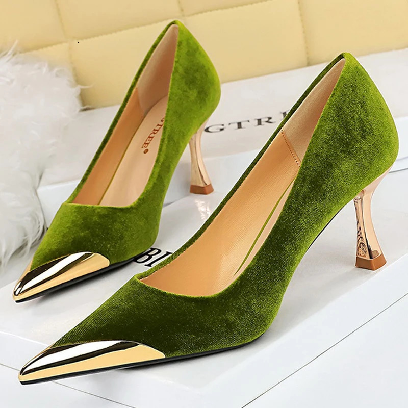 Large size 43 Women 7 Cm Heels Metal Pointed Women Pumps Fashion Kitten Heels Sexy Party Shoes Women Suede Lady Heels 260306