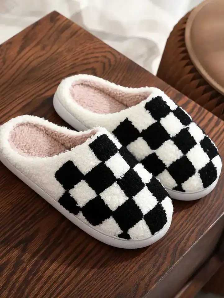 Black and White Plaid Comfortable Indoor Cotton Slippers for Men and Women Autumn and Winter Home Use S260305