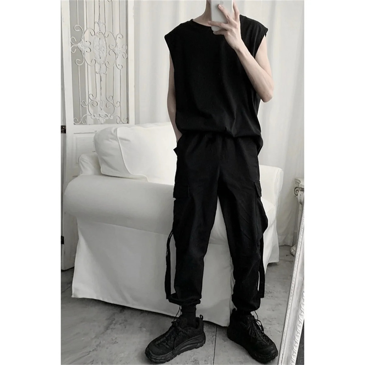 Mens solid color casual sleeveless tank top round neck moisture absorbent sweat drying tank top suitable for summer sports 260306